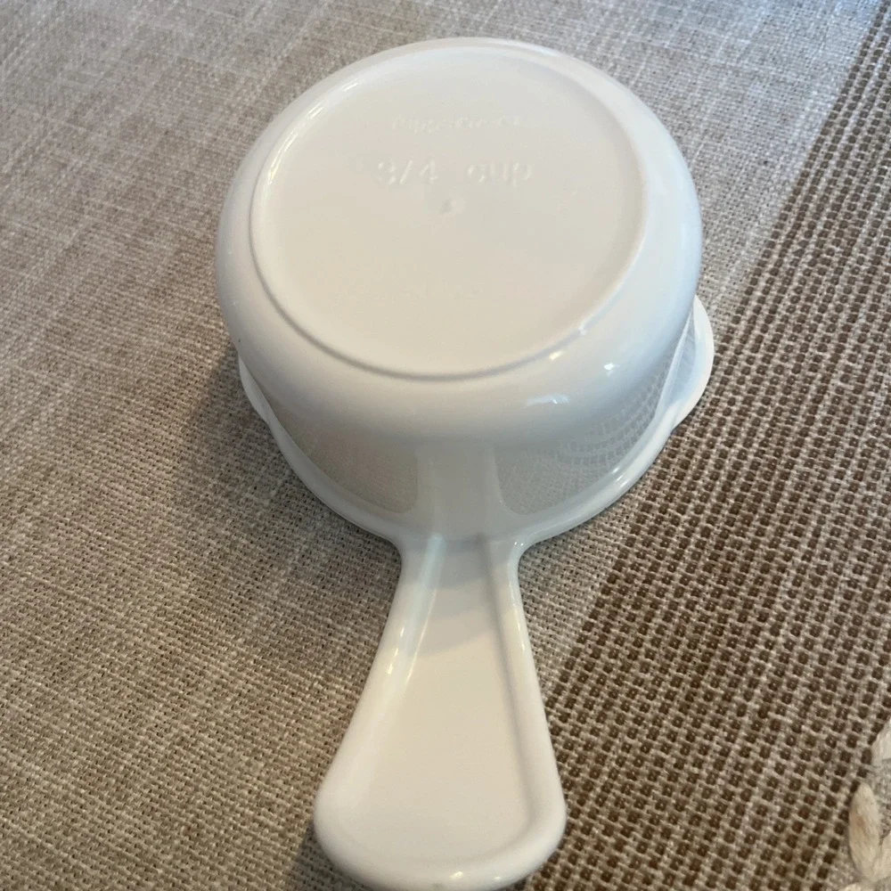 New White Tupperware Classic Curved Handle 3/4 Replacement Measuring Cup